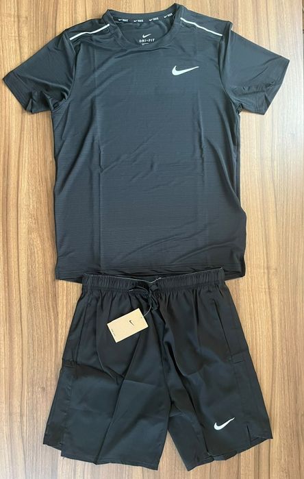 Set pantaloni scurți si tricou Nike Miler
