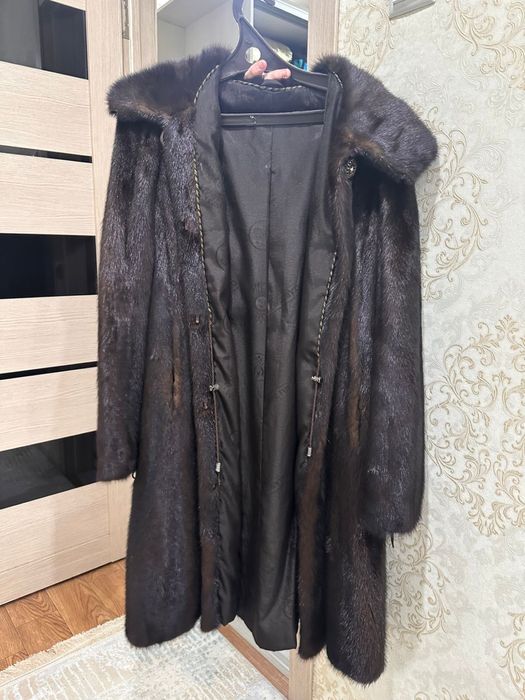 Продам норковую шубу