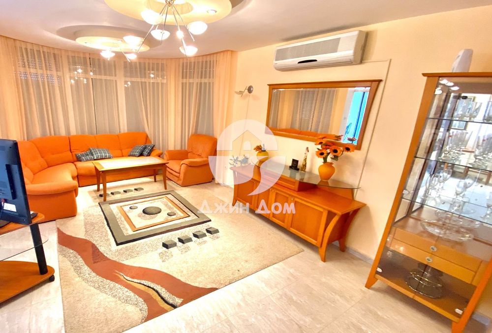 Продава се Къща в Свети Влас - 240 кв.м за 957 €/кв.м - Снимка #1