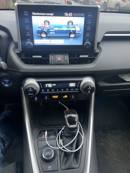 Toyota RAV4, 2021, 4x4, 180.000 km, factura cu TVA 21%
