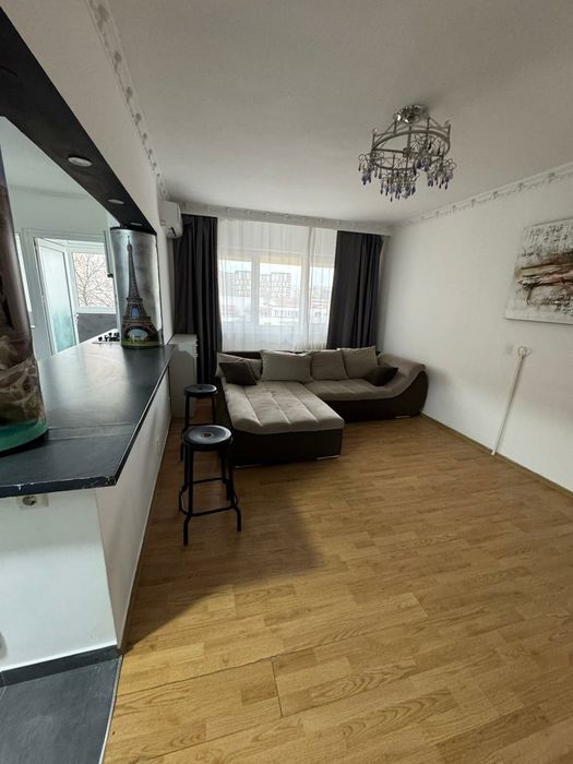 Inchiriez apartament 4 camere