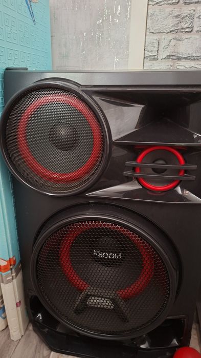 Очень мощный звук класс lg