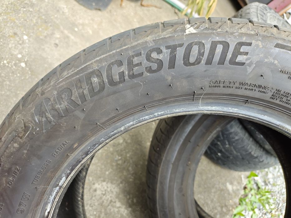 225/55/17 Bridgestone