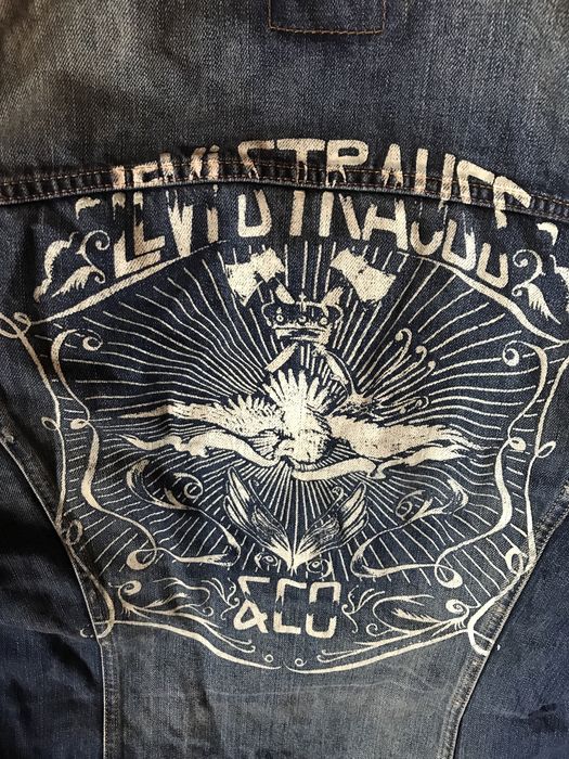 Продам куртку levis мужскую