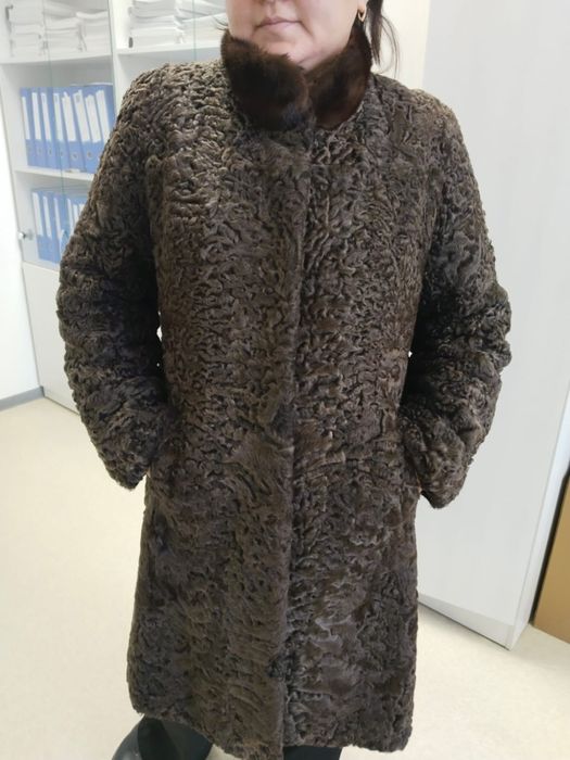 Продам каракулевую шубу