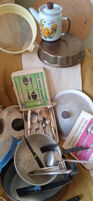 Кухонные принадлежности:,Посуда разная
