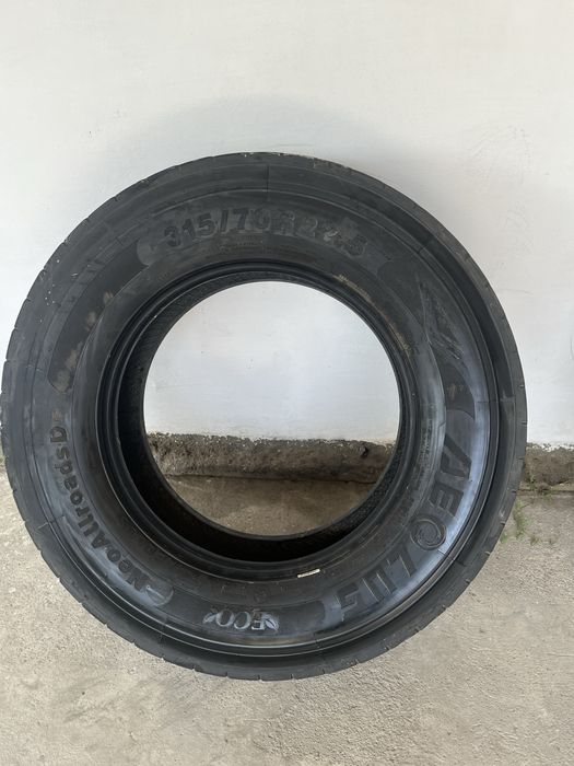 Продам резину на грузовой