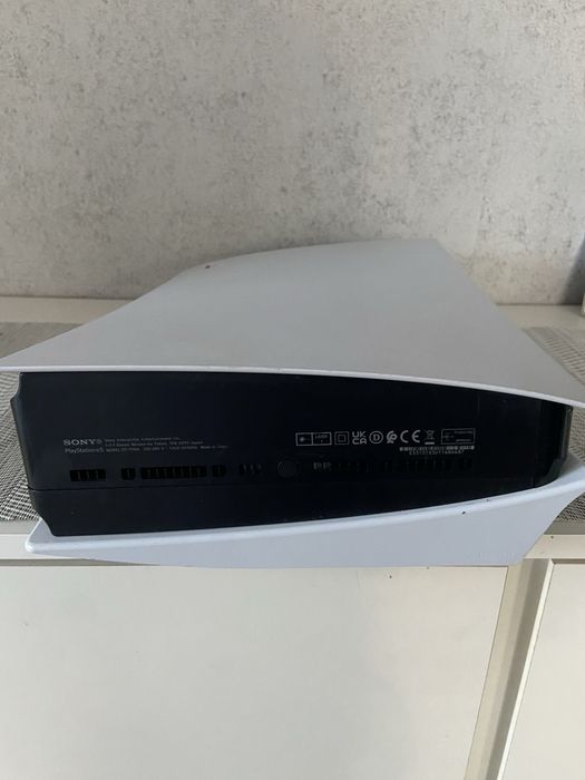 PS5 Disc Edition+ FIFA 20