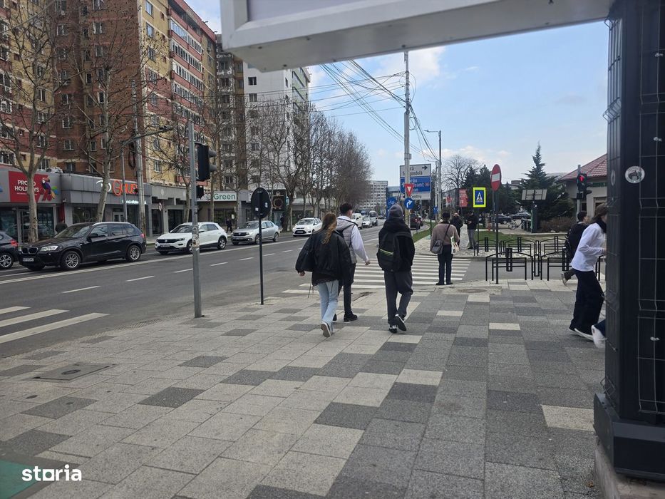 Spațiu comercial Piața Petrodava!