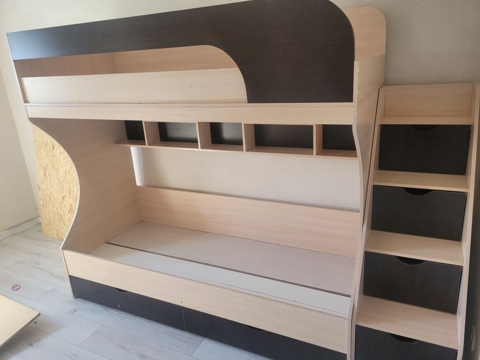 Продам 2 х ярусную кровать