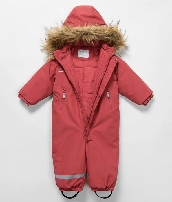 Продам комбинезон для девочки