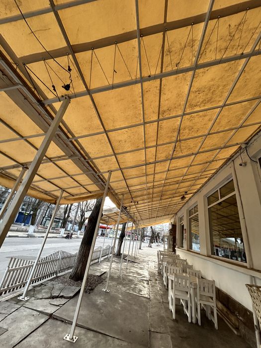 Тента платнище с метална конструкция