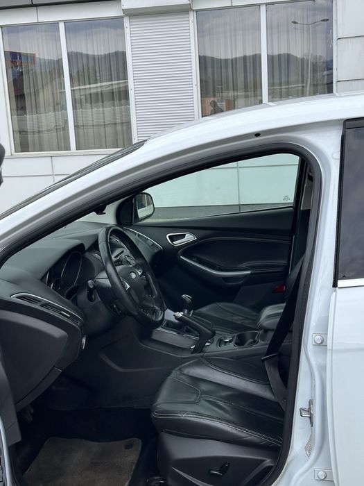 FORD Focus 2014 — imagine 5
