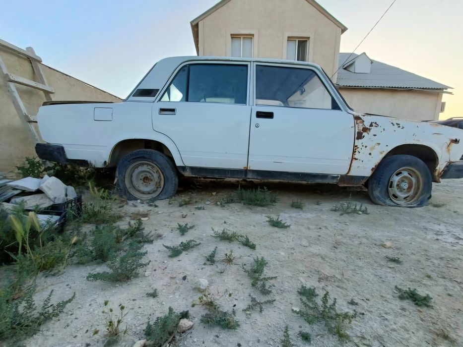 Автомобиль LADA 21074