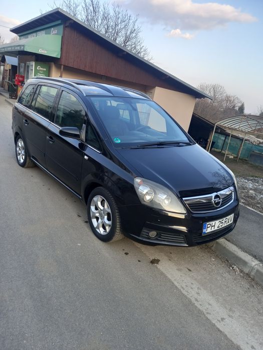 Vând Opel Zafira