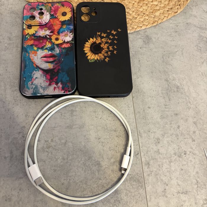 Cablu incarcare Iphone 12 + 2 huse