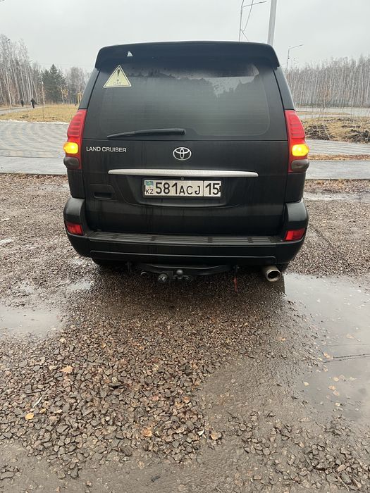 Машина Ланд Крузер 2007г