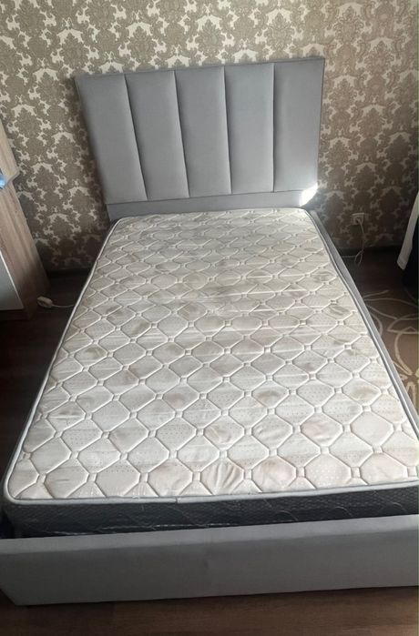 Продается кровать 140*200