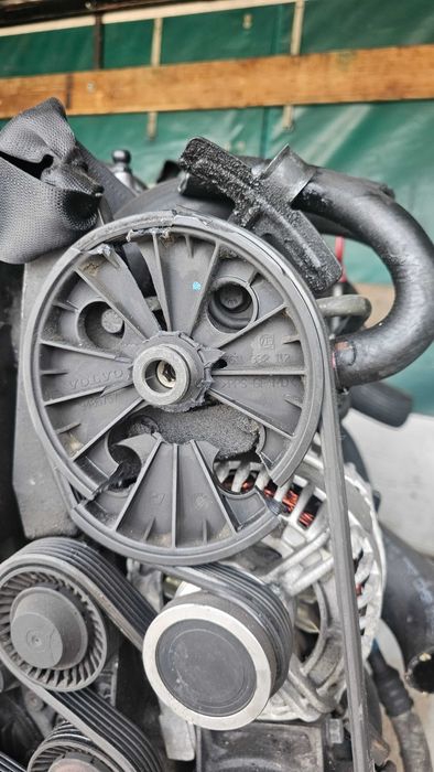 Двигател Volvo V70 163кс D5