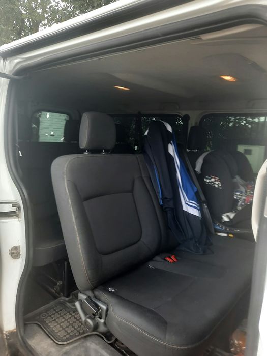Vând Renault trafic 3