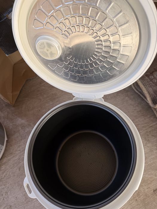 Мультиварка новая