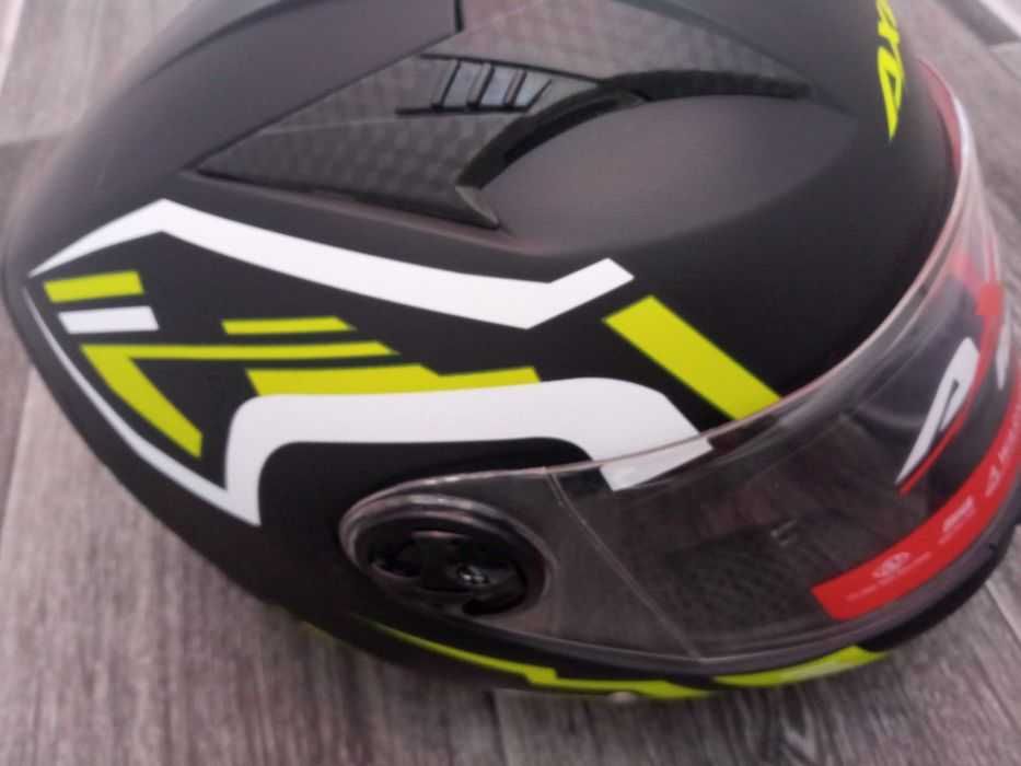 Мотошлем новый .