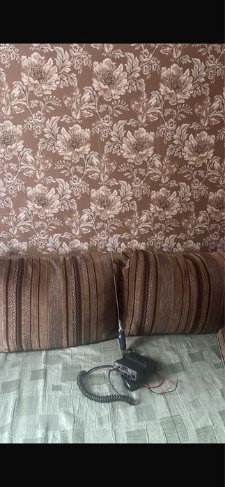 Продам      рацию   в    робочем.     состояние