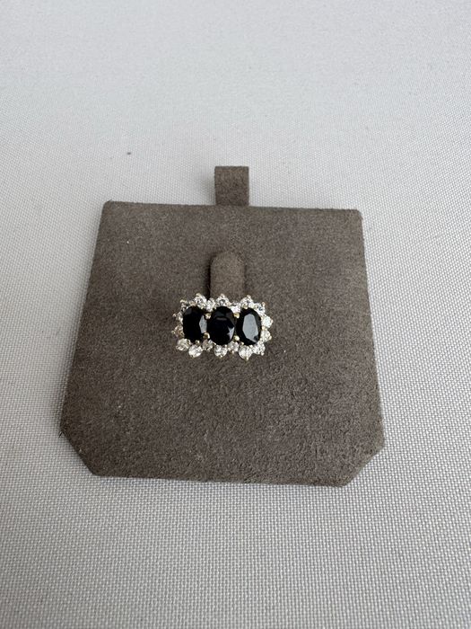 Inel din aur si safire