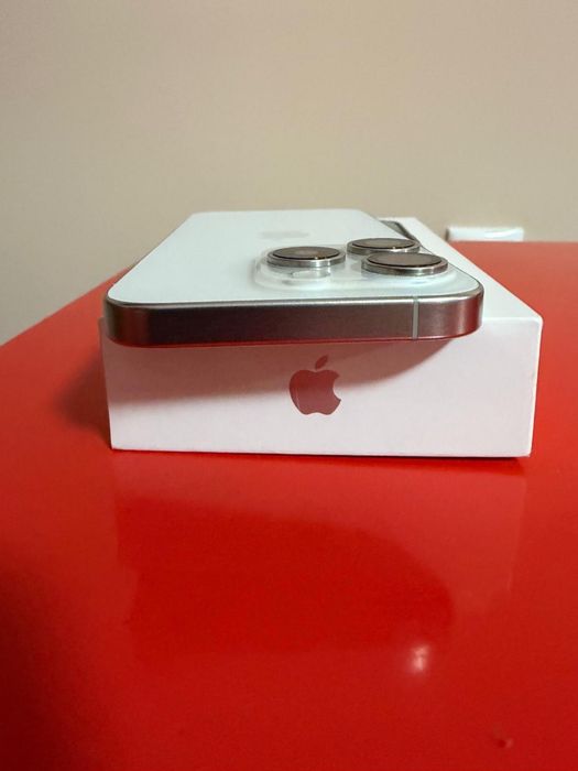 Iphone 15 pro withe 128 Gb