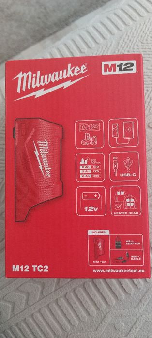 Încărcător compact M12 Milwaukee