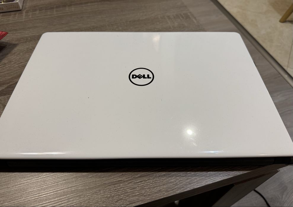 Лаптоп Dell Inspirion, Core i-3