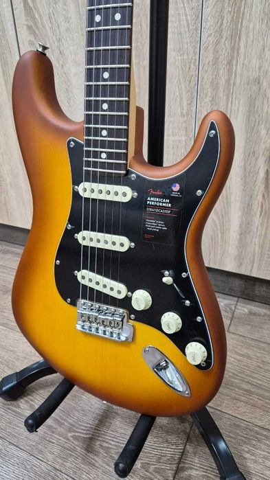 Fender FSR American Performer Stratocaster