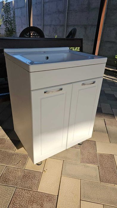 Продам тумбу для ванной комнаты