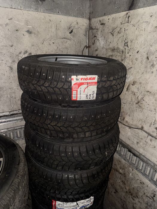 Комплект шипованных резин r14