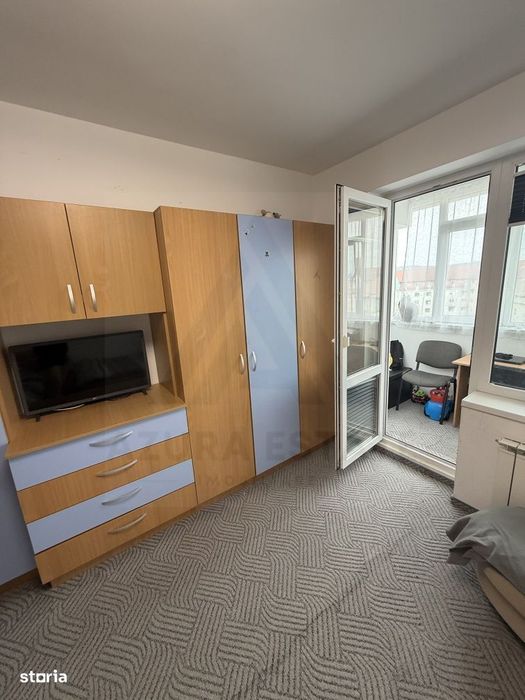 Apartament 3 camere 78 mp utili 3 balcoane 2 bai boxă  zona Terezian