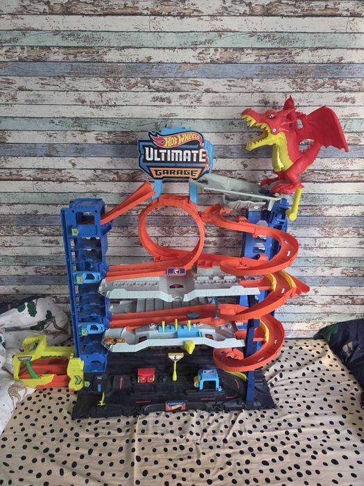 Garajul Hot Wheels Ultimate Garage Garajul suprem hot wheels