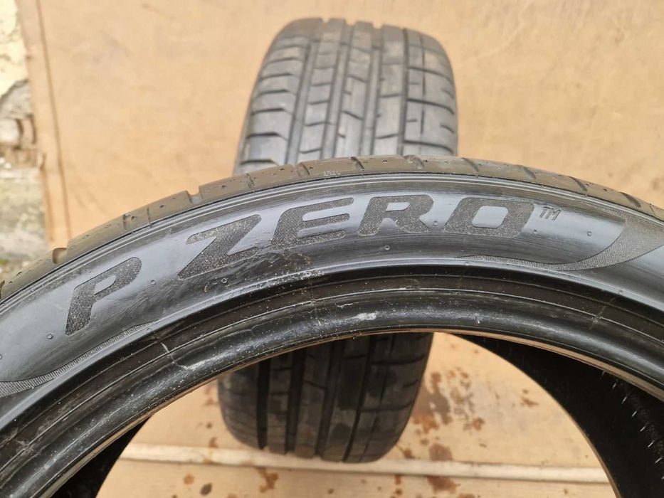 2 Pirelli R19 245/40 Летни гуми  DOT1821