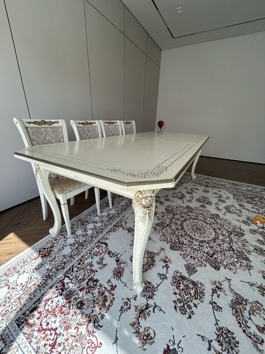 Стол отдельно в отличном состоянии