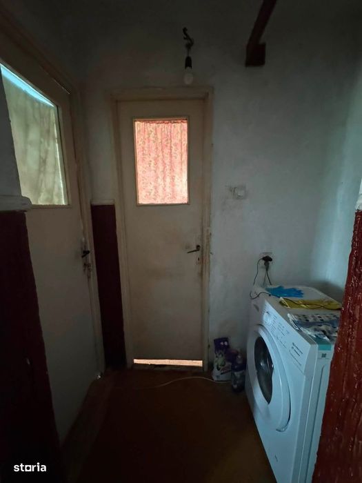 De vanzare apartament cu 4 camere, 2 bai si 2 balcoane, etajul 1, 70mp