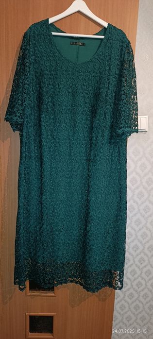 Нарядное гипюровое платье