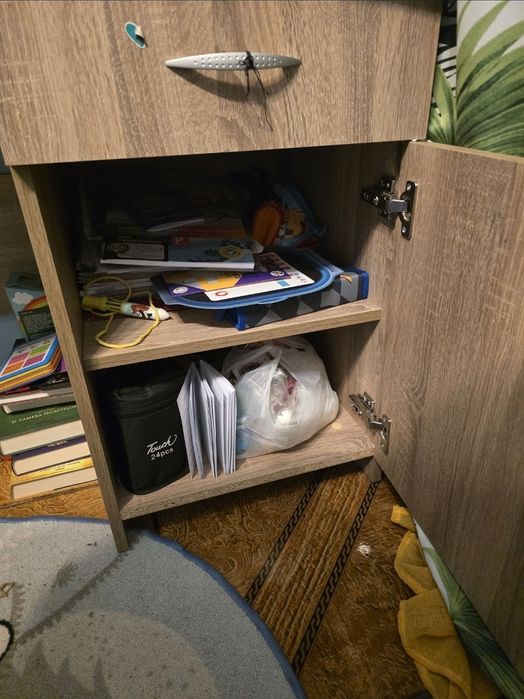 Birou pentru copii din lemn de culoare sonoma, cu dimensiuni de 110x46