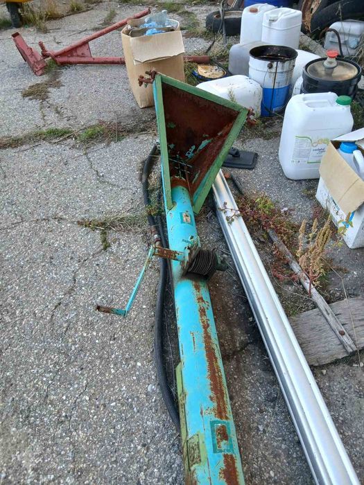 Шнек за зареждане на сеялка