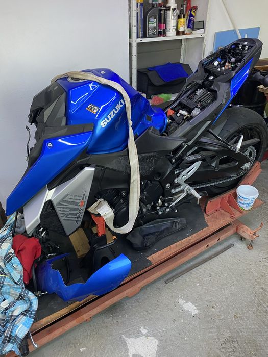 Suzuki gsx-s 950 avariat