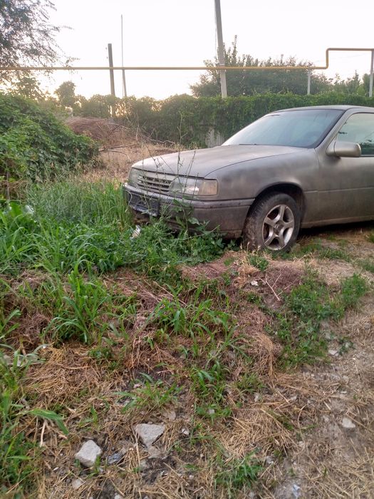 Продам машину в среднеи состаиане