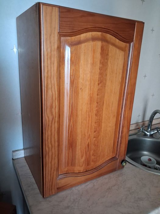 Продадим Кухонный Гарнитур, дерево.