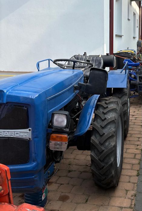 Tractor 4x4 Antonio Carraro + Remorcă basculabilă