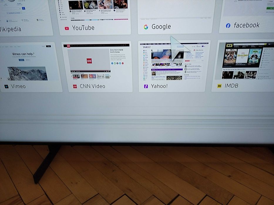 Телевизор Samsung 50AU8072