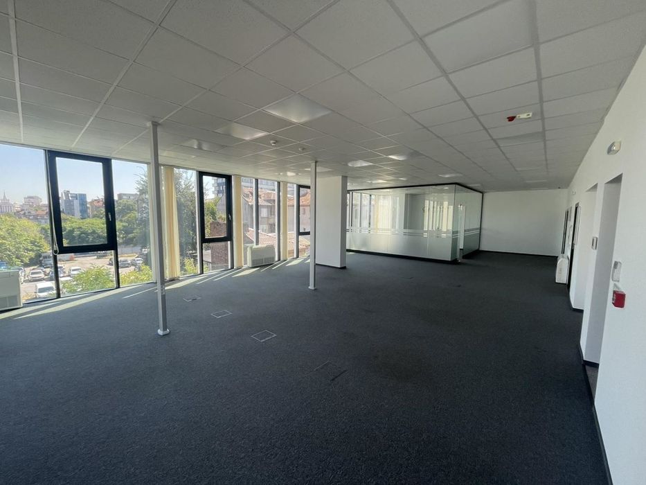 Дава се под наем Офис в София, Център - 209 кв.м за 2717 € - Снимка #1