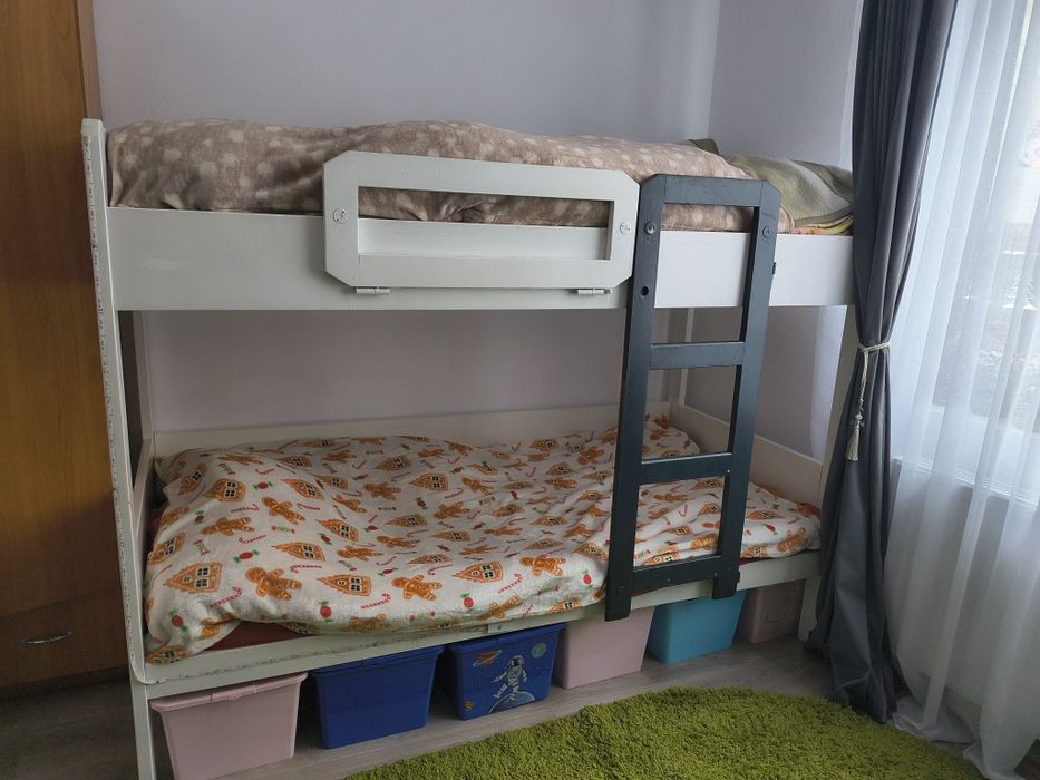 Pat supraetajat lemn masiv