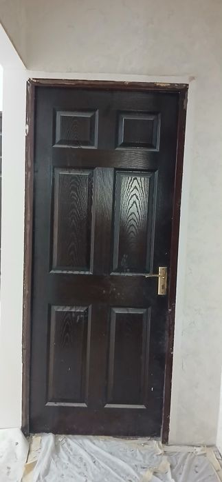 Eshiklar srochno sotiladi